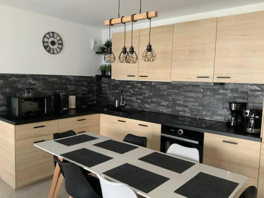 Logement Cosy Climatise Avec Parking エクス＝アン＝プロヴァンス エクステリア 写真